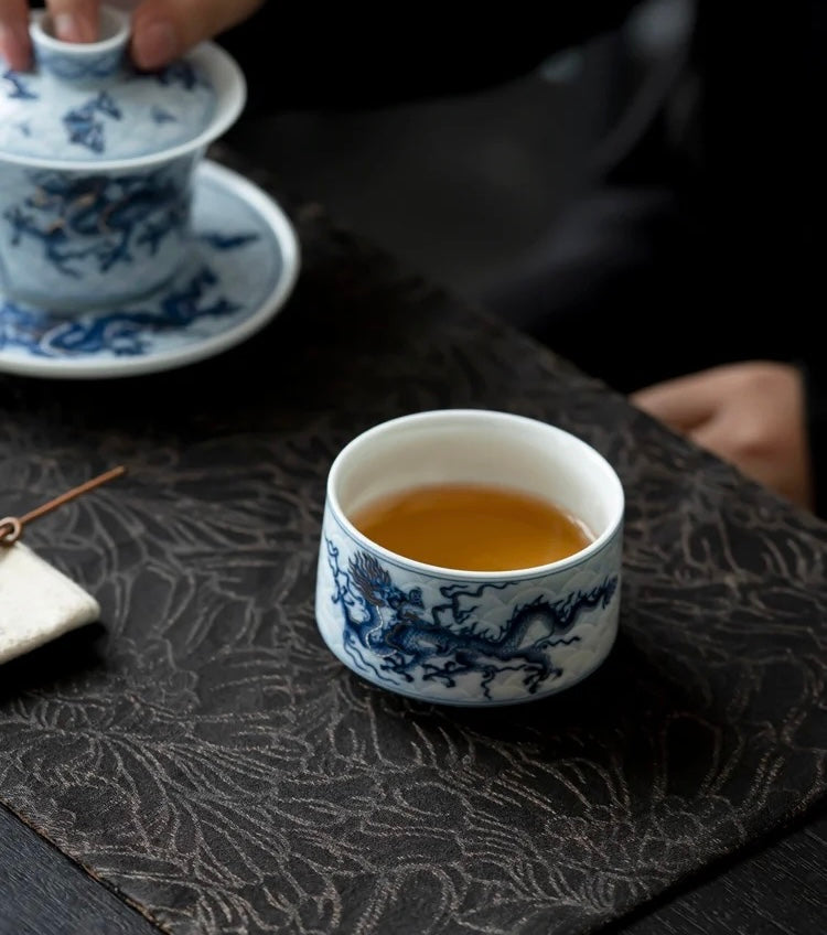 M015. Gorgeous golden line dragon teacup