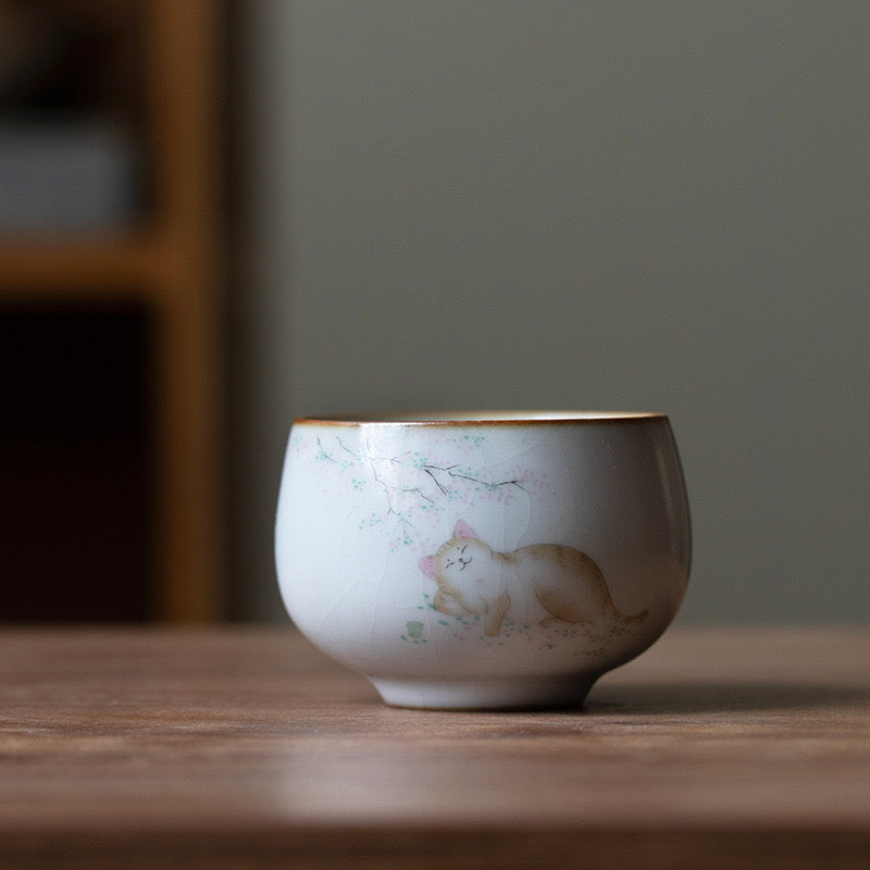 Teacup. Luohan shape silky texture kitty cat cup