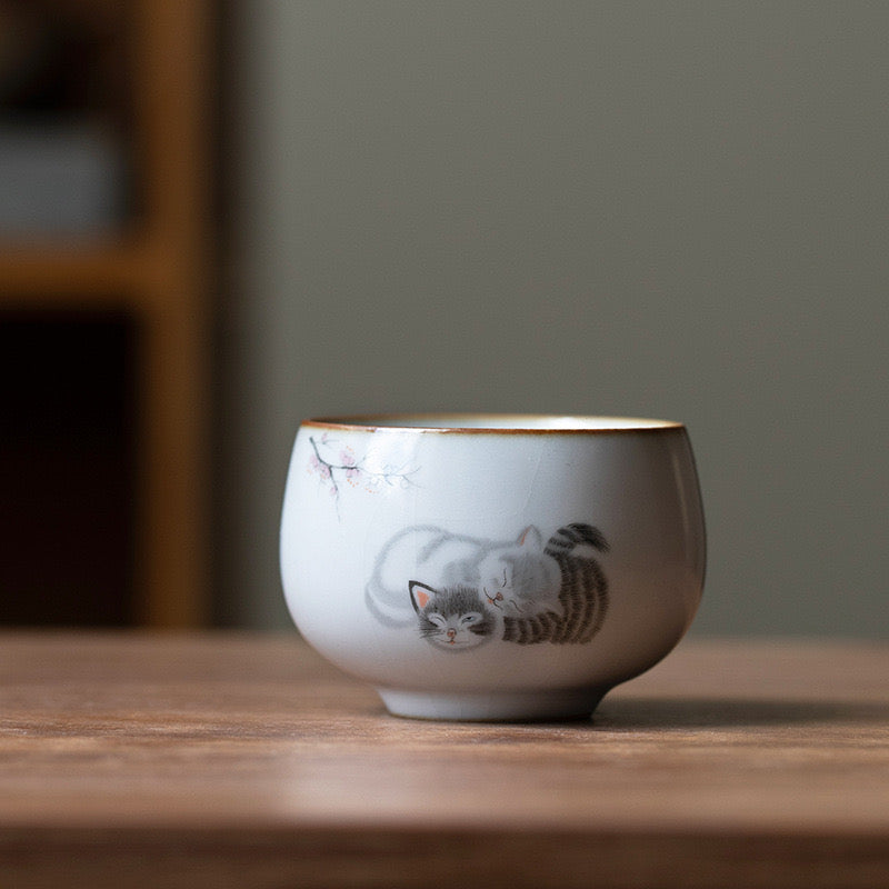 Teacup. Luohan shape silky texture kitty cat cup