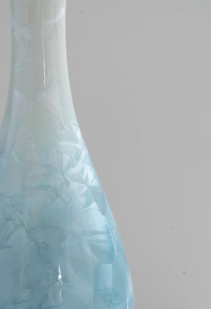 M025Chinese art vase/Ceramics are the art of fire and earth