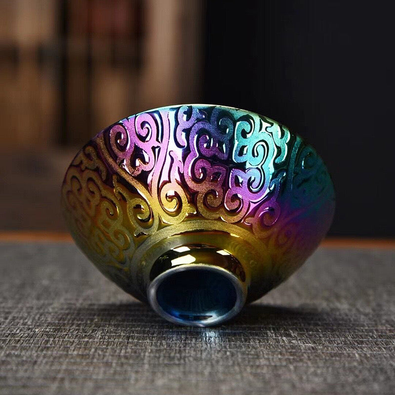 M006. Iridescent lucky Fu character cup